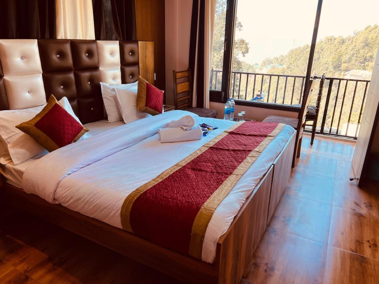 Hotel The Canadian With Jungle View, Near Dalhousie Bus Stand Banikhet Exterior foto